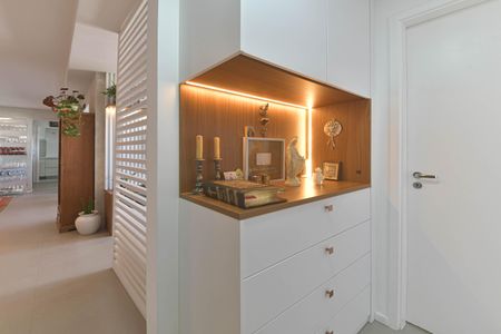 Apartamento à venda com 105m², 2 quartos e 2 vagasCorredor