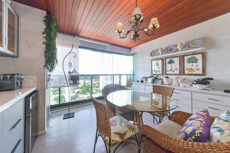 Apartamento à venda com 105m², 2 quartos e 2 vagasVaranda