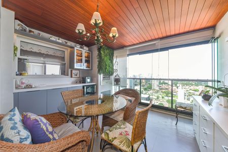 Apartamento à venda com 105m², 2 quartos e 2 vagasVaranda