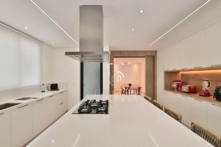 Casa à venda com 549m², 5 quartos e 9 vagas