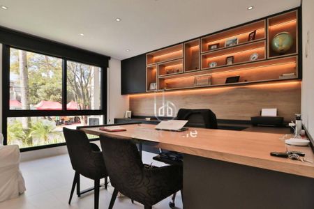 Casa à venda com 549m², 5 quartos e 9 vagas