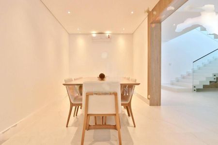 Casa à venda com 549m², 5 quartos e 9 vagas