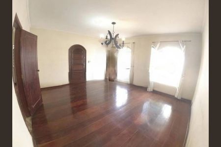 Casa à venda com 7 quartos, 272m² em Vila Itapura, Campinas