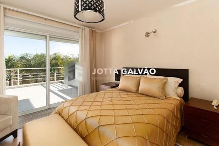 Casa de condomínio à venda com 435m², 4 quartos e 4 vagas