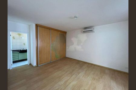 Casa à venda com 4 quartos, 620m² em Residencial Cinco (Alphaville), Santana de Parnaíba