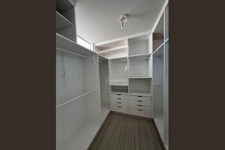 Casa à venda com 620m², 4 quartos e 6 vagas