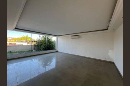 Casa à venda com 620m², 4 quartos e 6 vagas