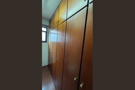 Apartamento à venda com 310m², 3 quartos e 3 vagasSuite Closet