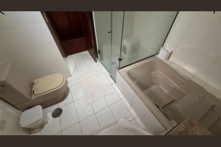 Apartamento à venda com 310m², 3 quartos e 3 vagasBanheiro da Suíte 