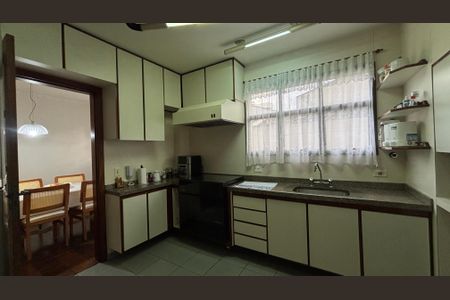 Apartamento à venda com 310m², 3 quartos e 3 vagasCozinha
