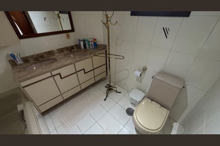 Apartamento à venda com 310m², 3 quartos e 3 vagasBanheiro da Suíte 