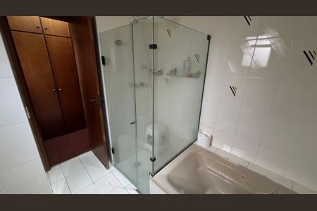 Apartamento à venda com 310m², 3 quartos e 3 vagasBanheiro da Suíte 