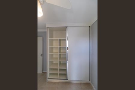 Apartamento à venda com 55m², 2 quartos e 1 vagaQuarto 02 - Armário