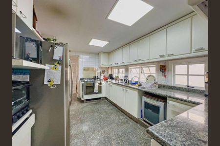 Casa à venda com 450m², 4 quartos e 4 vagas