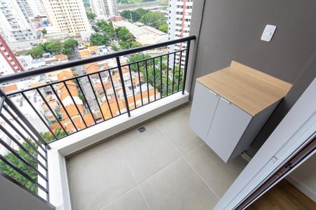Studio para alugar com 28m², 1 quarto e sem vaga Studio para alugar com 28m², 1 quarto e sem vagaVaranda