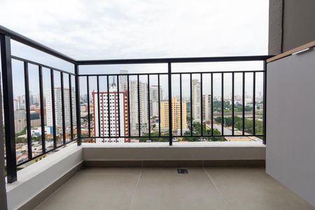 Studio para alugar com 28m², 1 quarto e sem vaga Studio para alugar com 28m², 1 quarto e sem vagaVaranda