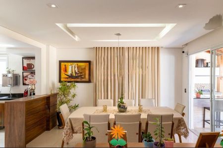 Casa de condomínio à venda com 170m², 4 quartos e 4 vagas