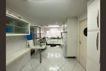 Casa à venda com 4 quartos, 281m² em Alphaville Residencial Um, Barueri