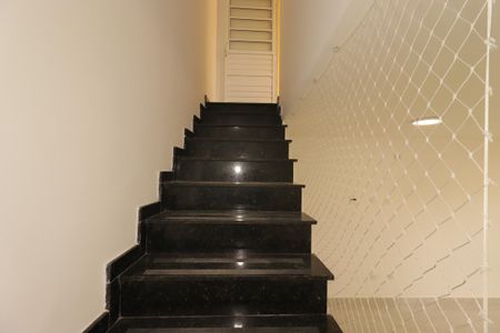 Apartamento para alugar com 110m², 2 quartos e 1 vagaEscada para a cobertura