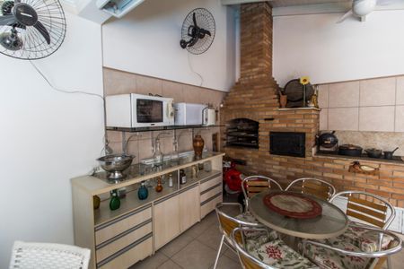 Casa de condomínio à venda com 360m², 4 quartos e 4 vagasÁrea gourmet