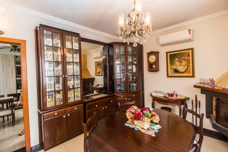 Casa de condomínio à venda com 360m², 4 quartos e 4 vagasSala 