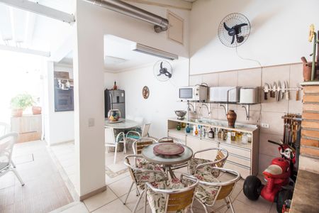 Casa de condomínio à venda com 360m², 4 quartos e 4 vagasÁrea gourmet