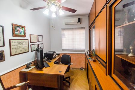 Casa de condomínio à venda com 360m², 4 quartos e 4 vagasEscritório