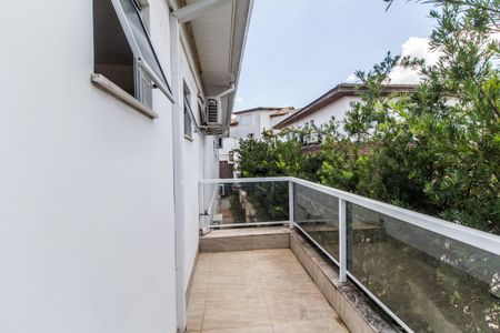 Casa de condomínio à venda com 360m², 4 quartos e 4 vagasVaranda