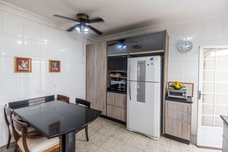 Casa de condomínio à venda com 360m², 4 quartos e 4 vagasCozinha