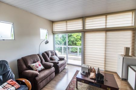 Casa de condomínio à venda com 360m², 4 quartos e 4 vagasSala