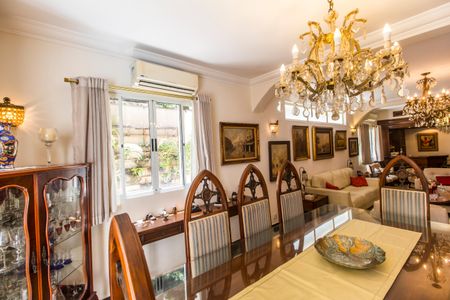 Casa de condomínio à venda com 360m², 4 quartos e 4 vagasSala 