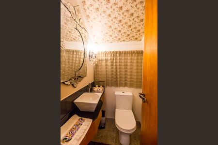 Casa de condomínio à venda com 360m², 4 quartos e 4 vagasLavabo