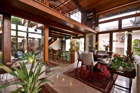 Casa à venda com 4 quartos, 450m² em Alphaville Residencial Um, Barueri