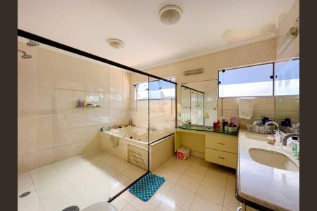 Casa à venda com 570m², 6 quartos e 5 vagas