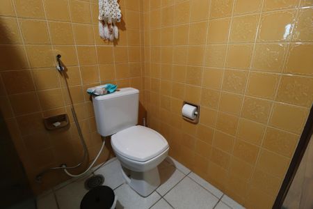 Casa para alugar com 700m², 6 quartos e 5 vagasBanheiro Social