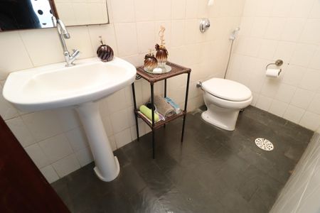 Casa para alugar com 700m², 6 quartos e 5 vagasLavabo