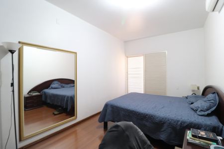 Casa para alugar com 700m², 6 quartos e 5 vagasQuarto 4 - Suíte