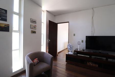 Casa para alugar com 700m², 6 quartos e 5 vagasSala de TV