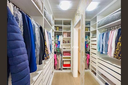 Casa à venda com 285m², 4 quartos e 4 vagas