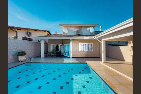 Casa à venda com 285m², 4 quartos e 4 vagas