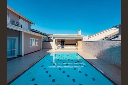 Casa à venda com 285m², 4 quartos e 4 vagas