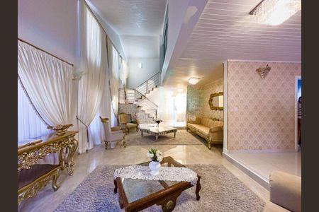 Casa à venda com 285m², 4 quartos e 4 vagas