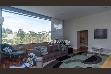 Casa à venda com 692m², 4 quartos e 6 vagas