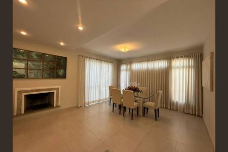 Casa à venda com 4 quartos, 325m² em Residencial Cinco (Alphaville), Santana de Parnaíba