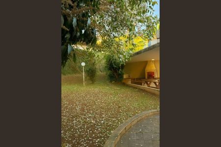 Casa à venda com 555m², 4 quartos e 3 vagas