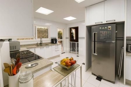 Casa à venda com 555m², 4 quartos e 3 vagas