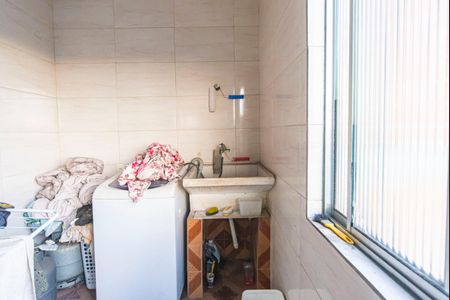 Casa à venda com 250m², 4 quartos e 3 vagas Casa à venda com 250m², 4 quartos e 3 vagasÁrea de Serviço