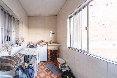 Casa à venda com 250m², 4 quartos e 3 vagas Casa à venda com 250m², 4 quartos e 3 vagasÁrea de Serviço