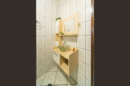 Banheiro  de casa à venda com 4 quartos, 250m² em Vila Humaita, Santo André