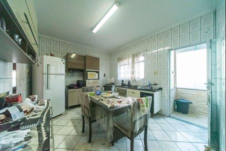 Casa à venda com 250m², 4 quartos e 3 vagas Casa à venda com 250m², 4 quartos e 3 vagasCozinha